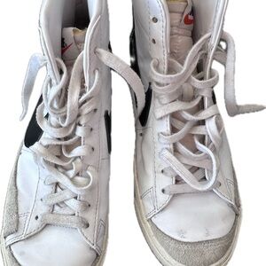 Nike Blazer Mid '77 Vintage "White/Black" BQ6806-100 Sneakers